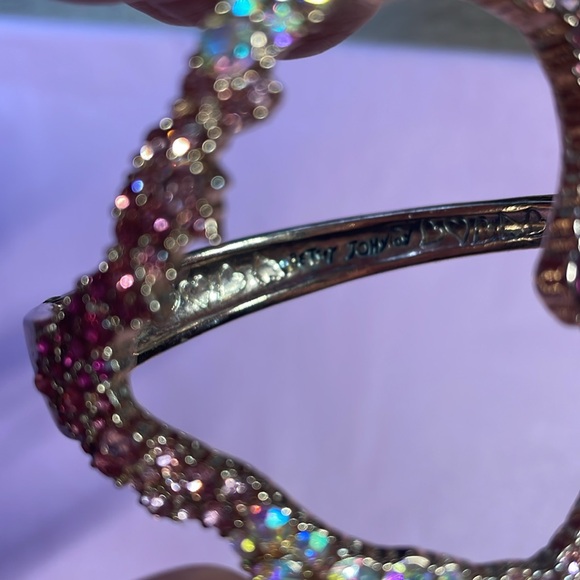 Betsey Johnson Heart Bracelet - Picture 2 of 3